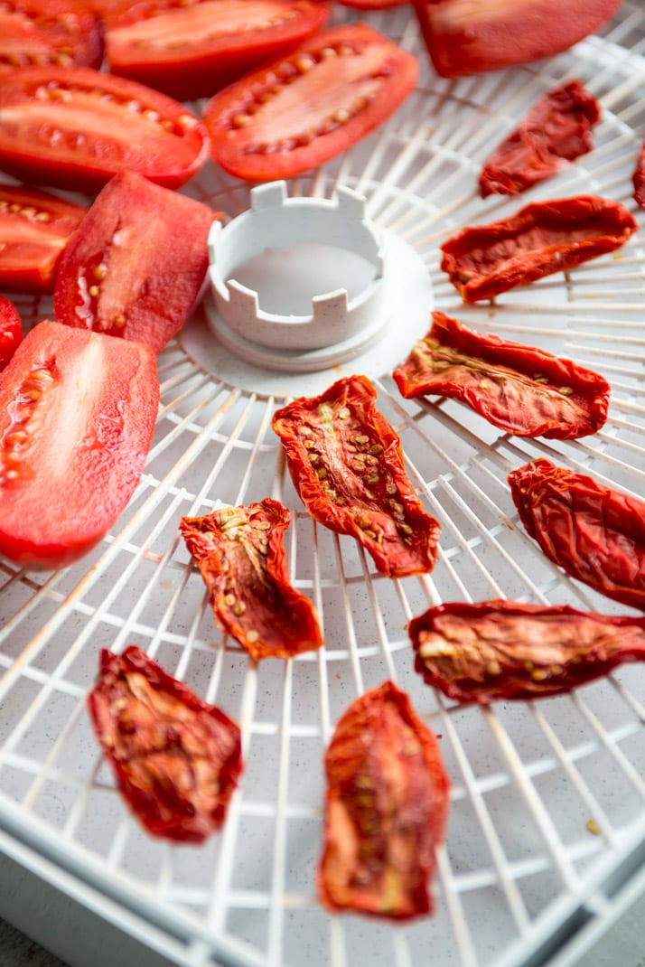 dehydrating tomatoes